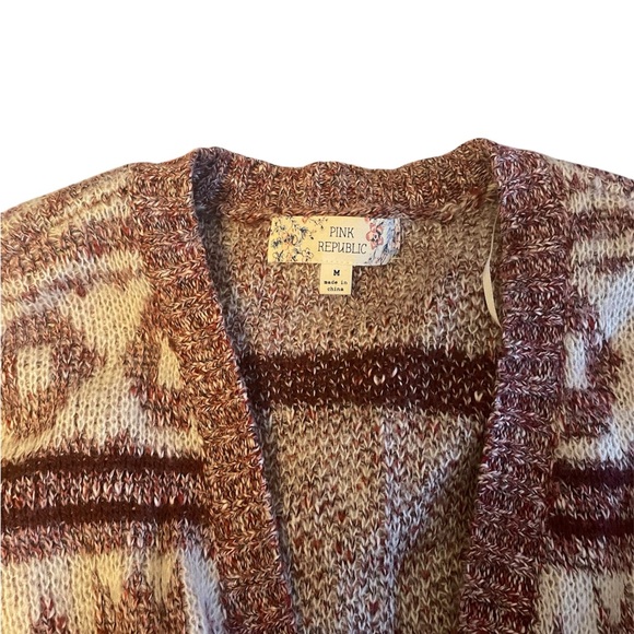 Pink Republic Red and white Aztec boho print sweater - Picture 2 of 6